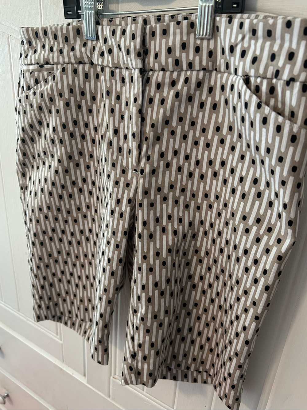 NWOT ATTYRE Petite Taupe, Black & White Abstract Dot Shorts, Pockets, Flat Front